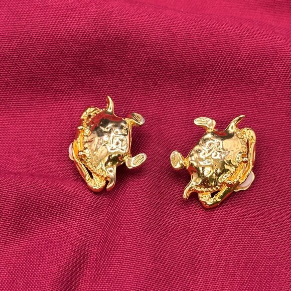 Maurice Milleur Gold-Plated Pewter Crab Clip-On Earrings - Picture 5 of 13